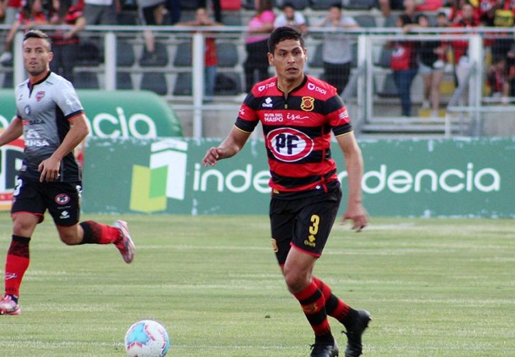 Jorge Aquino viajó al sur y podría ser la novedad ante Valdivia