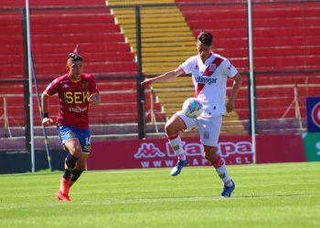 Curicó tropezó en Santa Laura y sigue cediendo terreno