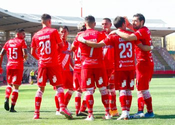 Curicó mantuvo la diferencia ante la UC en el partido más extraño del último tiempo 