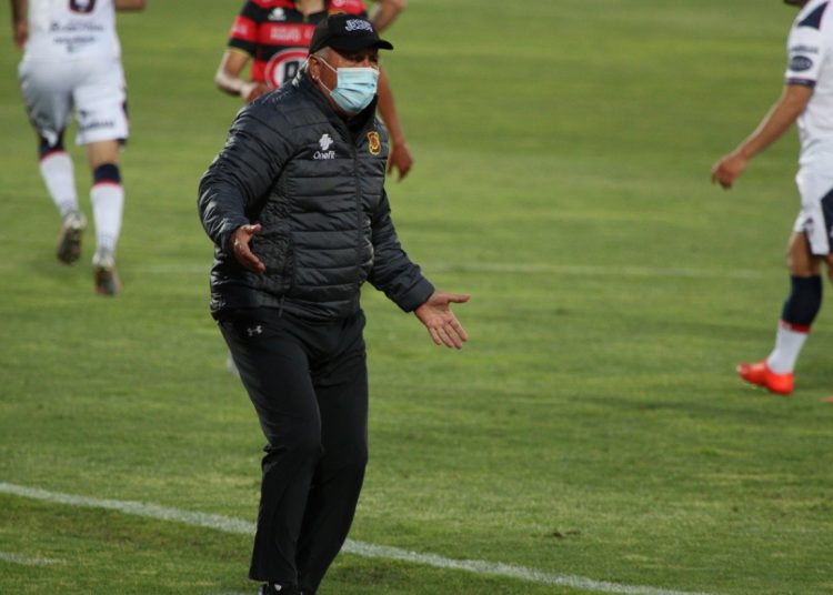 Luis Marcoleta tras derrota ante Ñublense: “Tenemos que recuperar a la gente que está lesionada y a los que todavía no se mentalizan en aportar” 