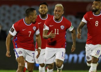 Aparecen nuevos nombres para la banca de la Roja ante inminente partida de Rueda