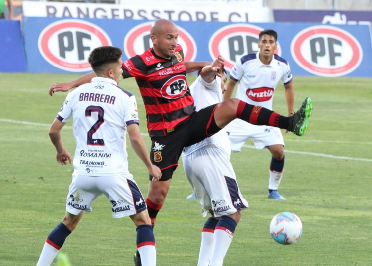 Rangers continúa aceitando sus piezas para otra final