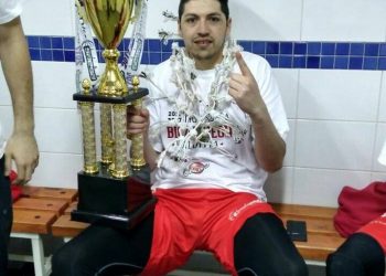 Pívot tiene todo acordado para colocarse la tricota de Español