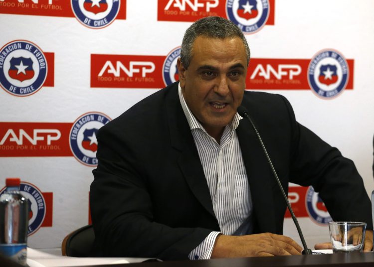 Presidente de la ANFP dejó la puerta abierta al regreso del público a los estadios