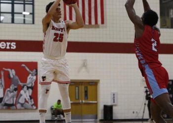 Talquino fue clave en triunfo de su equipo en el básquetbol universitario estadounidense