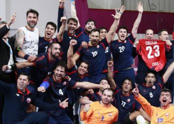 La Roja de balonmano inicia Preolímpico con importante apoyo de empresa talquina  