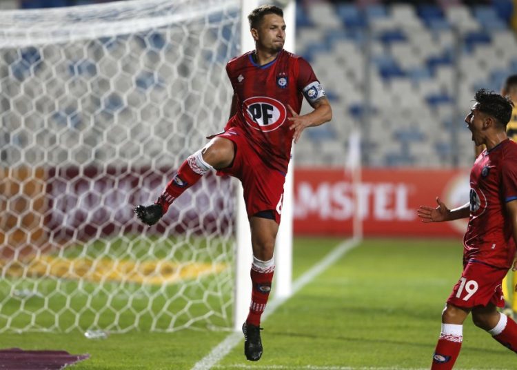 [VIDEO] Ex Rangers le dio agónico triunfo a Huachipato ante Antofagasta por la Sudamericana
