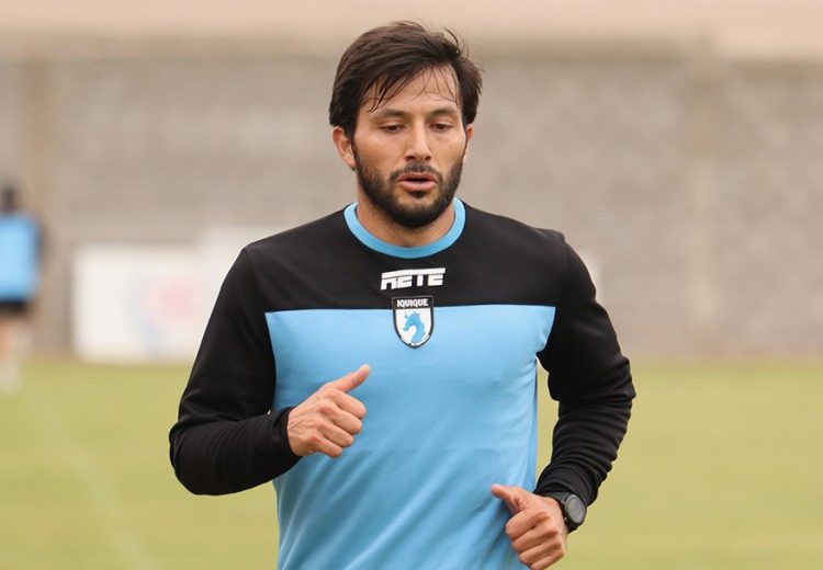 Volante creativo se vestirá de rojo y negro para este 2021