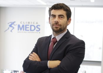 Médico de la ANFP: “Mientras hayan brotes y lamentemos fallecimientos de integrantes de los planteles en ningún caso podemos estar conformes”