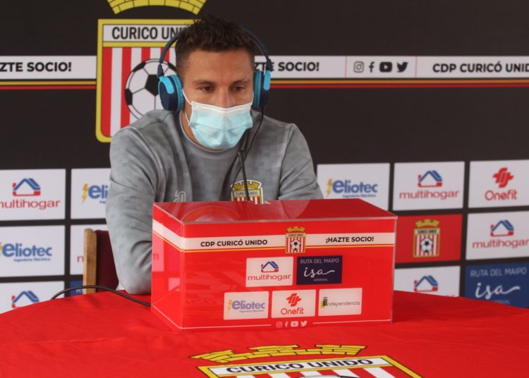 En Curicó Unido ya palpitan el clásico ante Ñublense