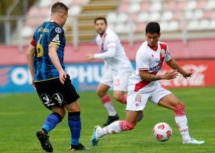 Los abrazos deberán esperar: Curicó Unido solo igualó como local 