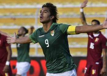 Bolivianos llegan a Chile con la moral por las nubes para duelo eliminatorio