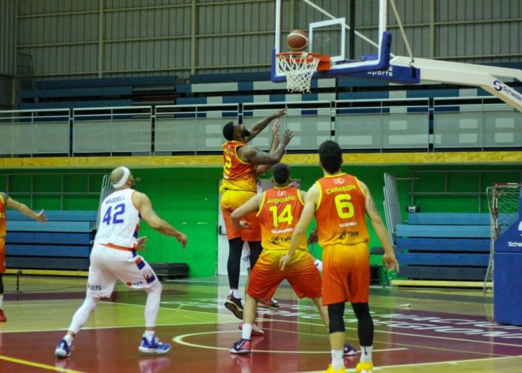Hispanos perdieron ante rival directo por los primeros lugares de la Conferencia Centro