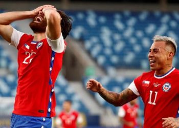 Chile cierra su actuación en fase grupal tratando de evitar al favorito