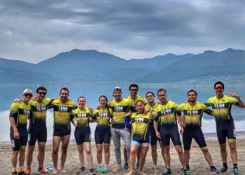 Triatletas se las ingenian para seguir activos en pandemia