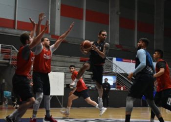 Roja cestera debuta en Preclasificatorio mundialista con talquinos como protagonistas