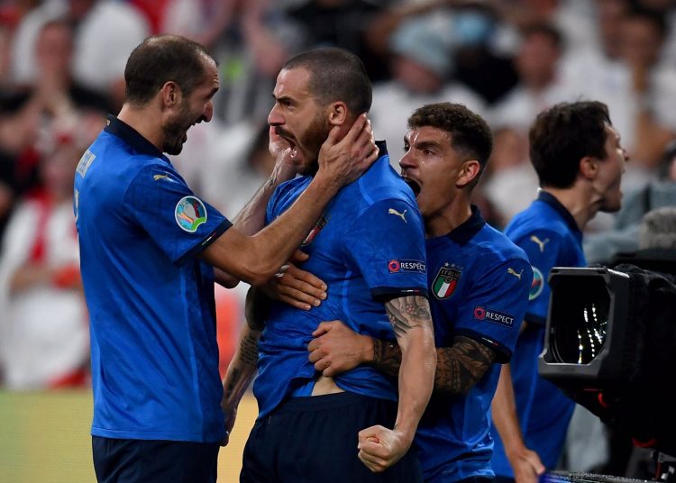 ¡Italia se hizo grande en Inglaterra y levantó la Eurocopa!