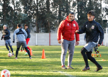Técnico interino ya trabaja en el once del “Curi” para enfrentar a O’Higgins