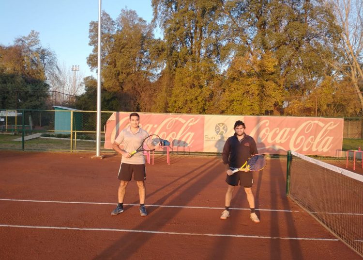 Tenistas maulinos están demostrando sus dotes en la arcilla sanclementina