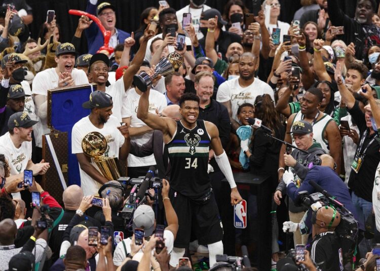 Bucks se quedó con los honores en la NBA