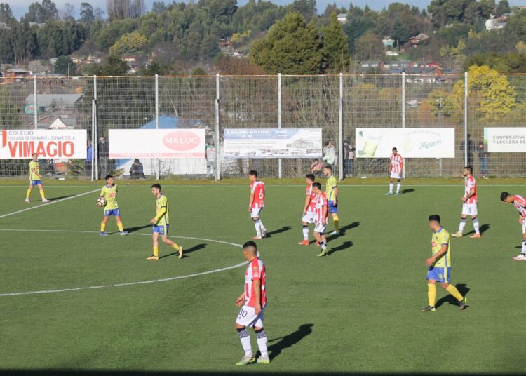 Linares se estrenó en la Tercera con caída en el sur