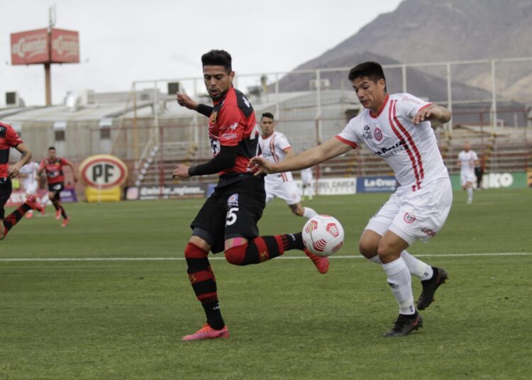 No hay caso: Rangers cayó y desperdició una nueva opción de meterse en la pelea 