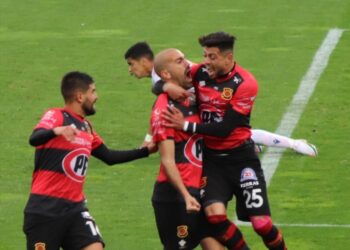 Rangers volvió a festejar con su gente y con una goleada