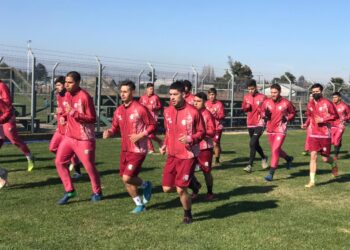 Deportes Linares retomó las prácticas presenciales y pensando en el debut