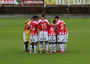 Crisis total en el “Depo”: Presidente y secretario renunciaron a su cargo