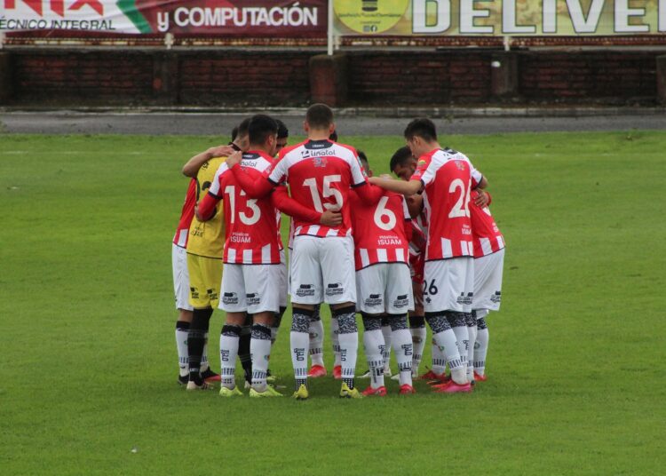 Crisis total en el “Depo”: Presidente y secretario renunciaron a su cargo