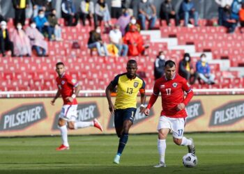 Chile sumó un punto en Quito, pero poco le ayudó para escalar en la tabla