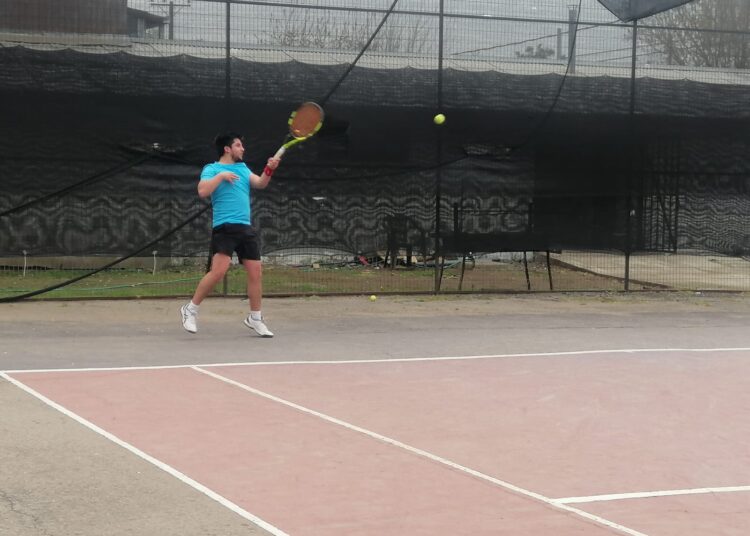 Torneo de tenis llega a su fin y busca a su monarca en Villa Alegre