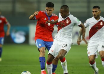 Cada vez más lejos de Qatar: Ahora Chile cayó ante Perú