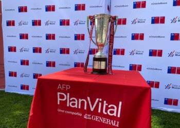 ¡Maulinos podrán lucirse con la copa que recibirá el campeón de Primera División!
