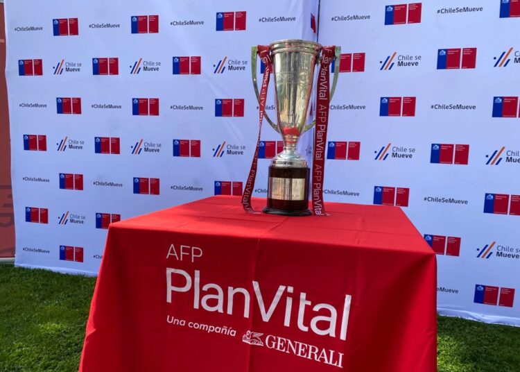 ¡Maulinos podrán lucirse con la copa que recibirá el campeón de Primera División!