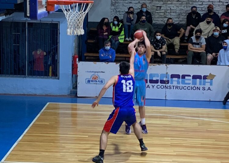 Liceanos curicanos fueron certeros para sumar victoria de visita