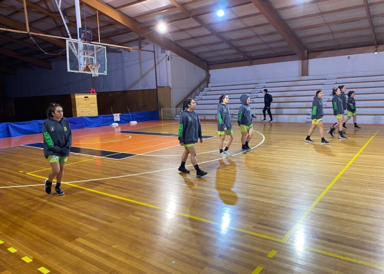 Truenos femenino perdió agónicamente en el sur