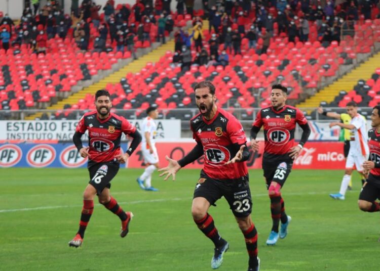 Siguen las variantes: El equipo que pararía Fuentes para enfrentar a Santa Cruz