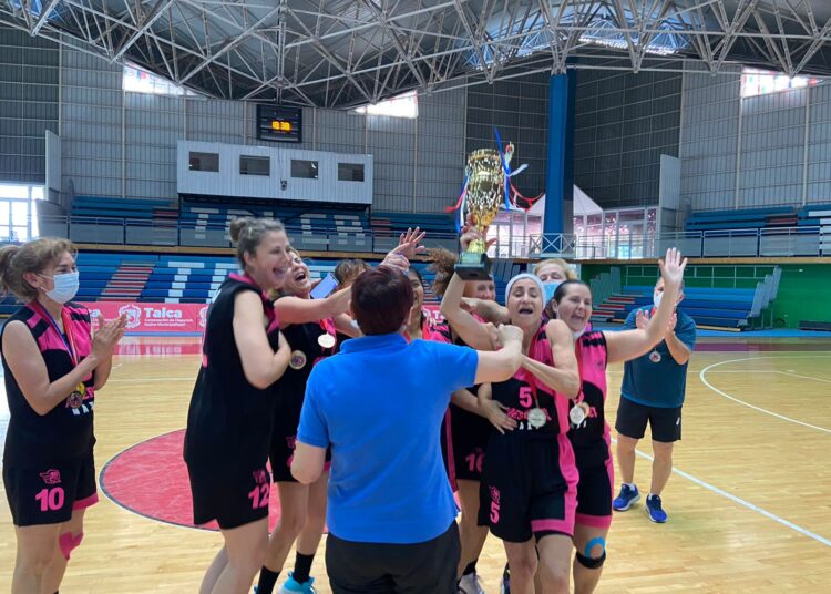 Basquetbolistas ladys animaron Nacional en Talca