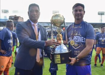 Otra vez campeón: Nelson Tapia volvió a dar la vuelta olímpica en Ecuador