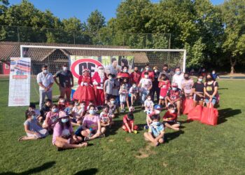 Rangers brindó celebración de Navidad a menores