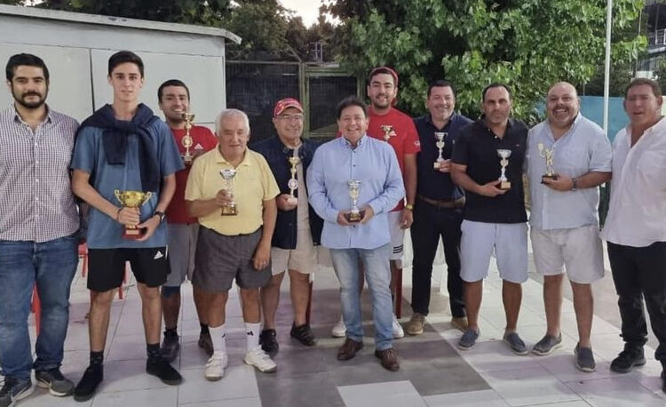 Torneo escalerilla del Club de Tenis Talca premió a los mejores