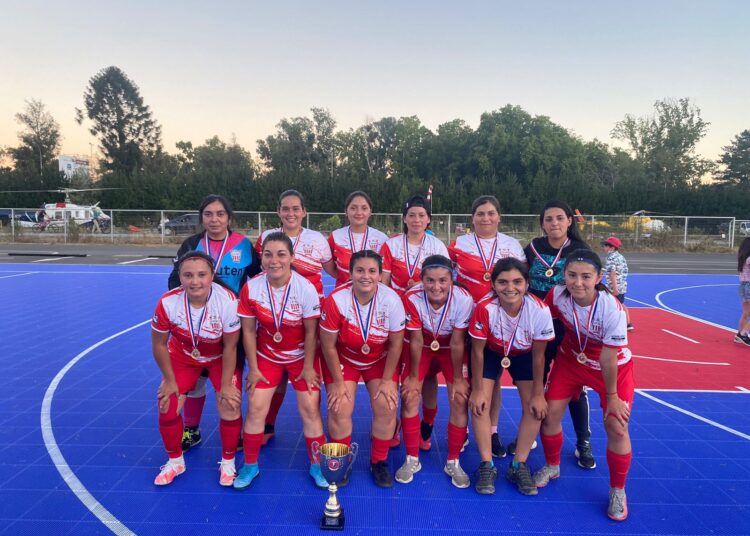 Cuadrangular de fútsal coronó como monarca a elenco linarense