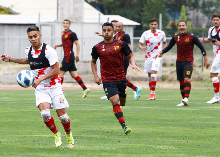 Curicó y Rangers se vieron las caras en La Granja