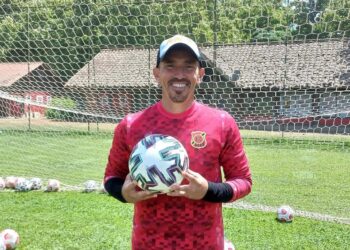 Nuevo arquero del Rojinegro tuvo su primera práctica con sus compañeros