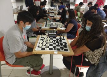 Bobby Fischer organizará su primer torneo ajedrecístico del año