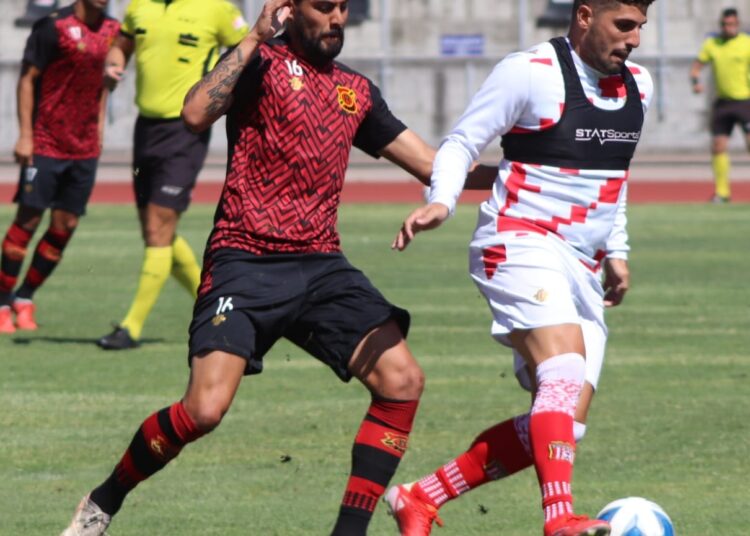 Rangers tuvo su primer apretón de pretemporada ante Curicó Unido