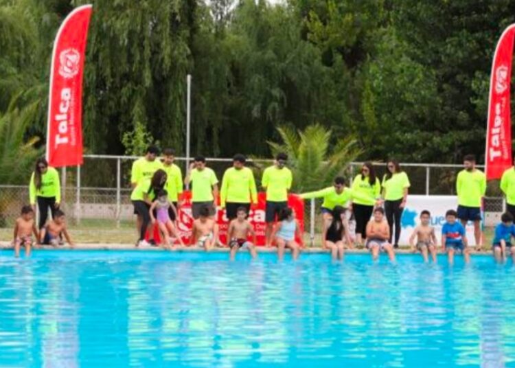 Piscinas municipales seguirán activas con aforo reducido en Talca