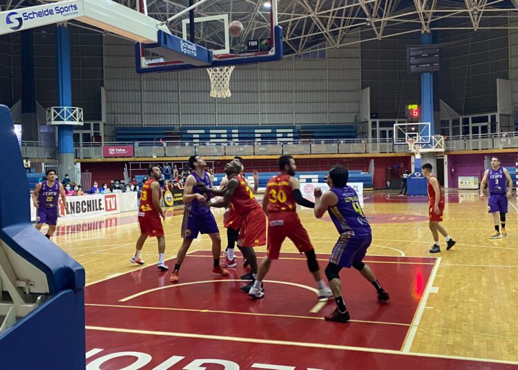 Español cayó de local y sigue con su mala racha