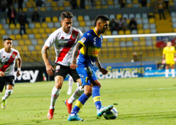 Curicanos rescatan empate como visitantes